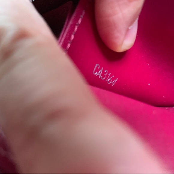 Louis Vuitton (LV) Emilie Wallet - Picture 7 of 10